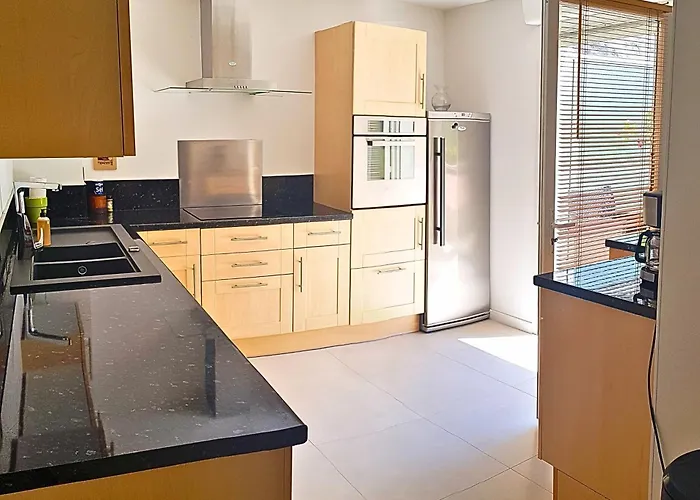 Au Grand Calme, Centre Et La A Pied דירה Saint-Raphaël